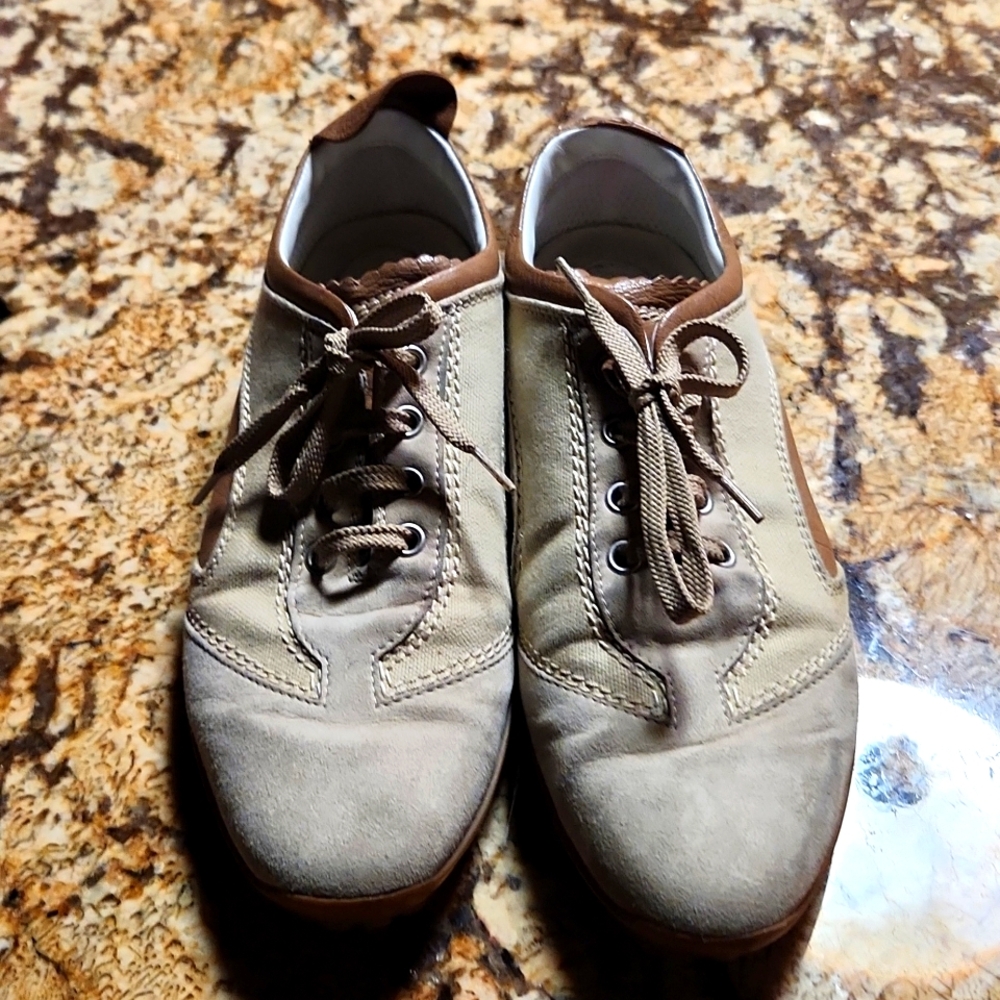 LEATHER SHOES. Like Tenis Shoes!